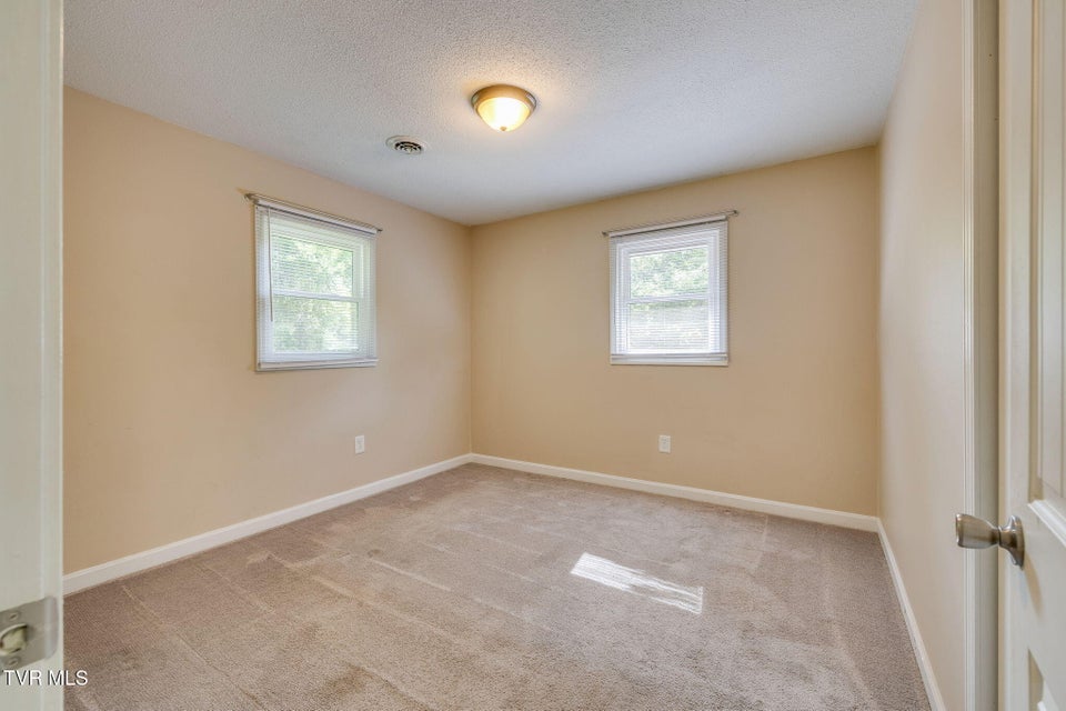 Photo #13: 112 Borderview Avenue
