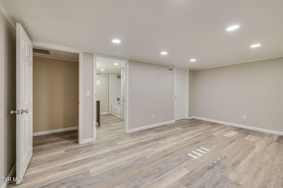 Photo #26: 112 Borderview Avenue