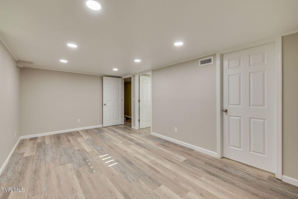 Photo #27: 112 Borderview Avenue