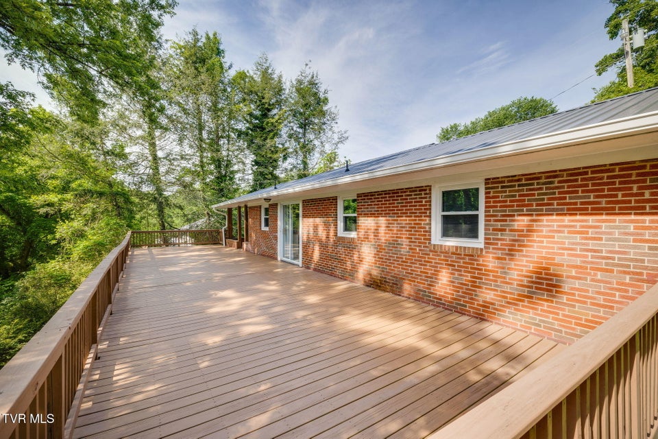 Photo #33: 112 Borderview Avenue