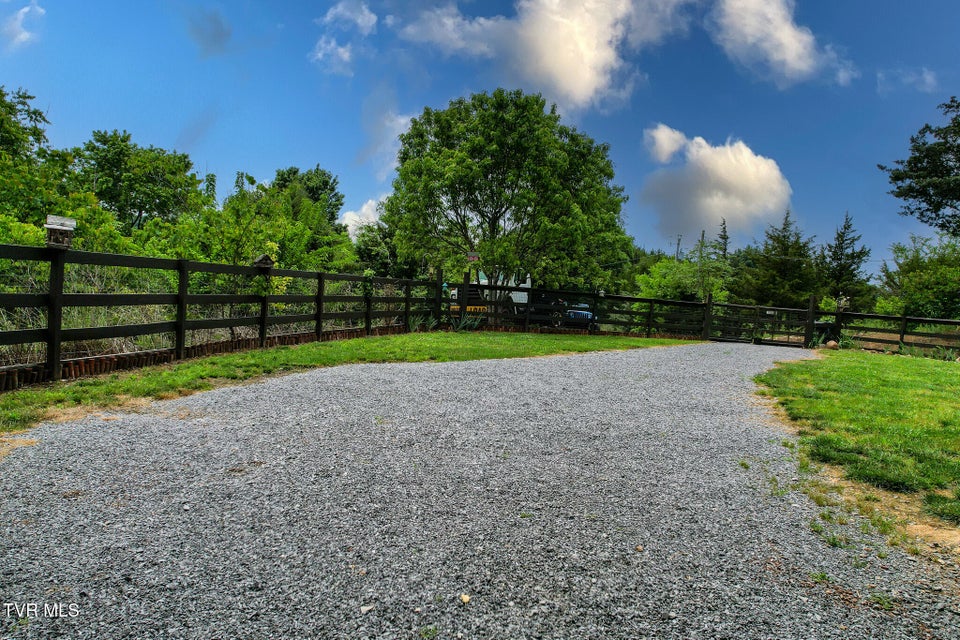 Photo #33: 558 Oakland Drive
