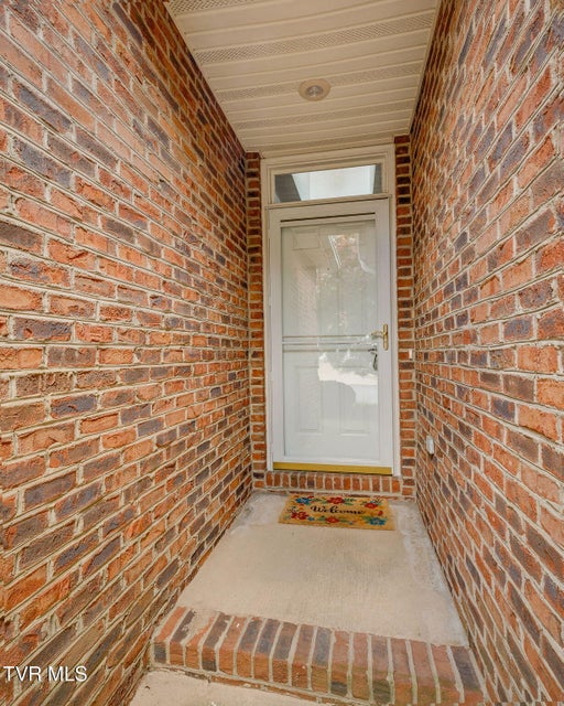 Photo #3: 20 Oak Leaf Court