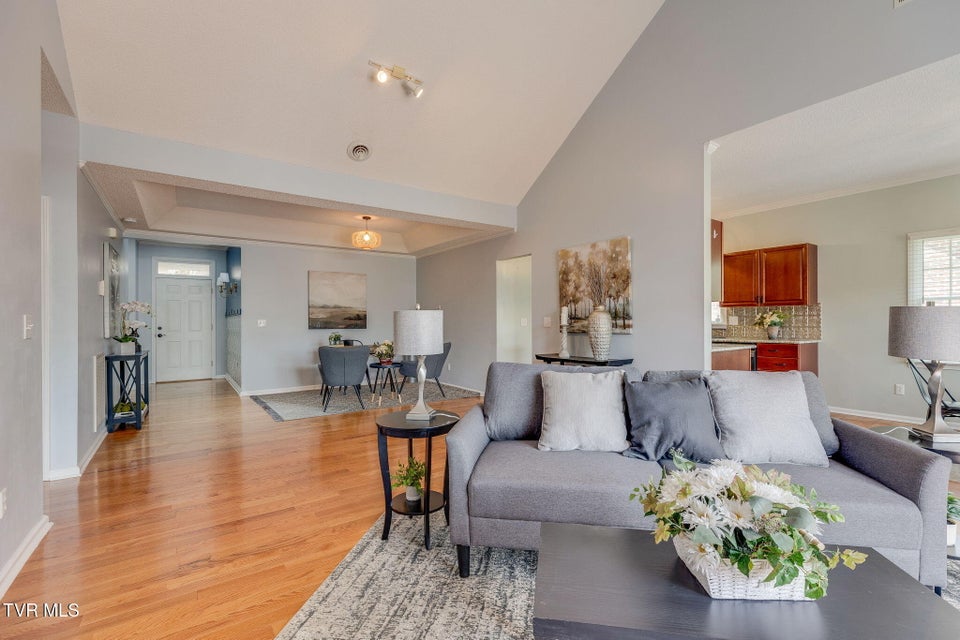 Photo #9: 20 Oak Leaf Court