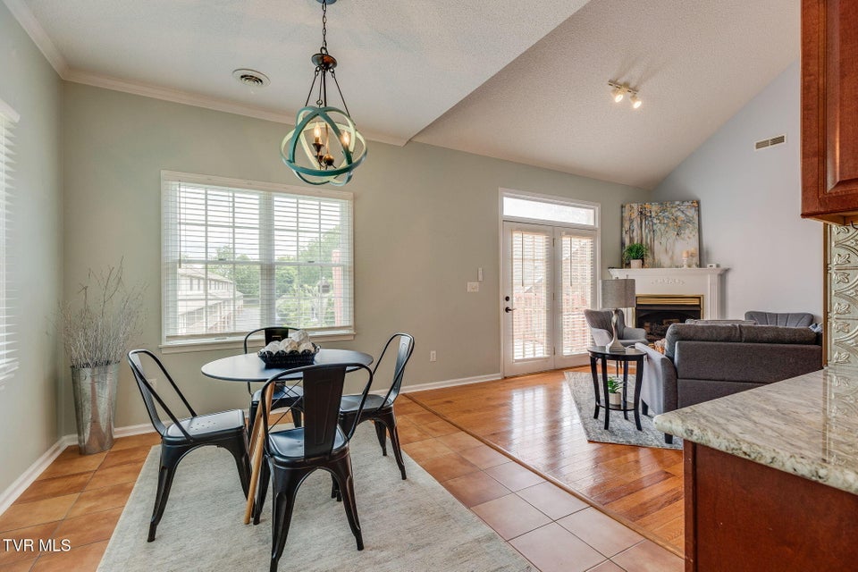 Photo #12: 20 Oak Leaf Court