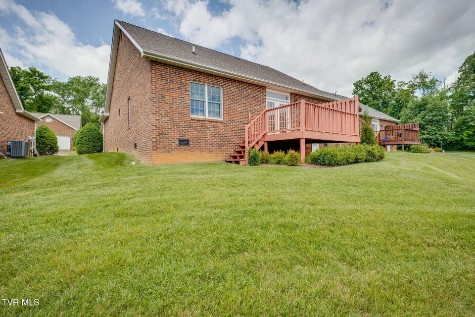 Photo #26: 20 Oak Leaf Court
