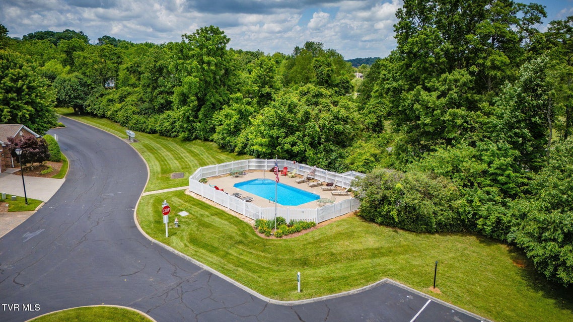 Photo #30: 20 Oak Leaf Court