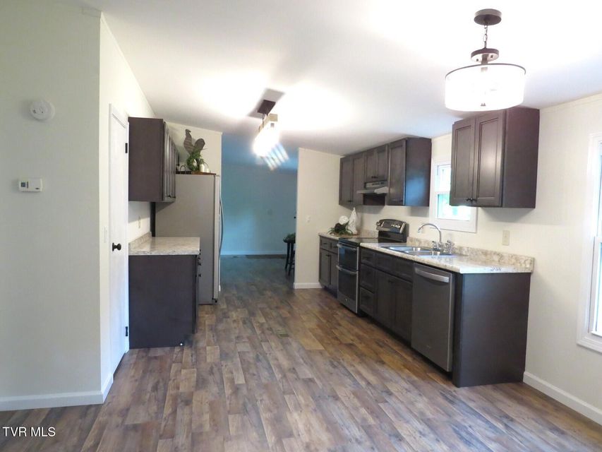 Photo #13: 8929 Gateway Drive
