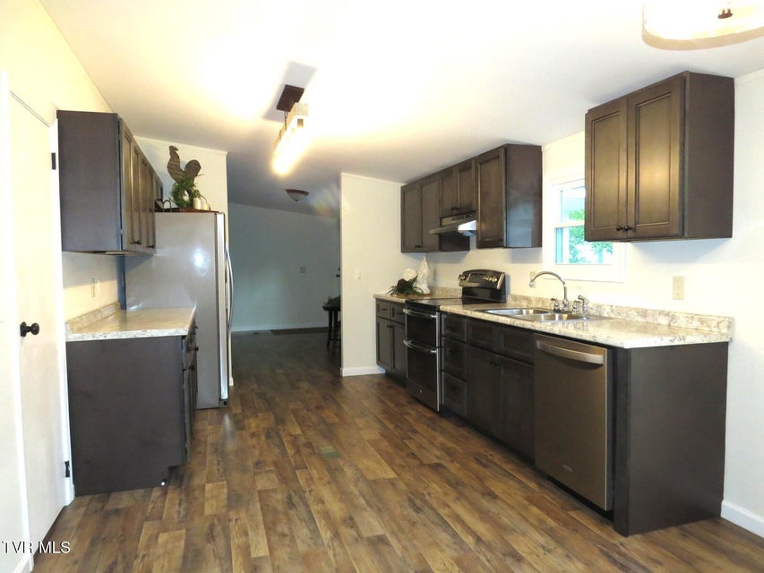 Photo #18: 8929 Gateway Drive