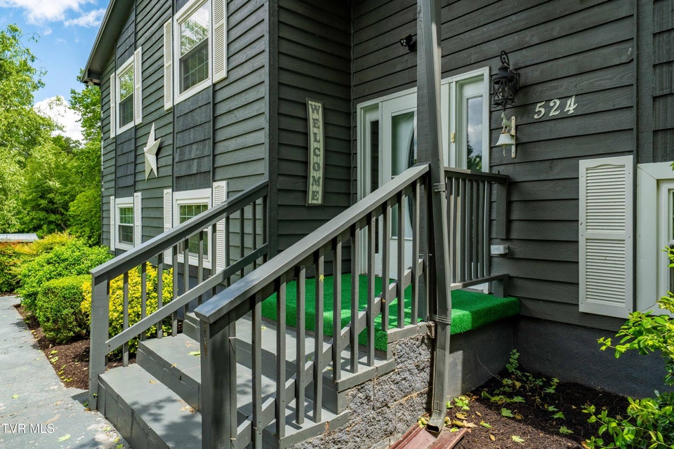 Photo #5: 524 Mountain View Drive