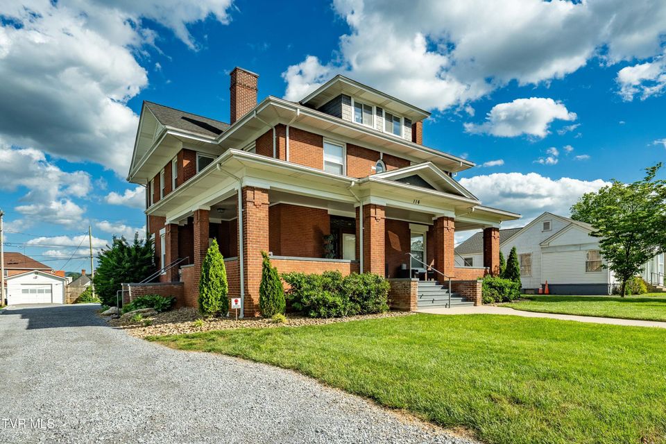 Photo #8: 114 Unaka Avenue