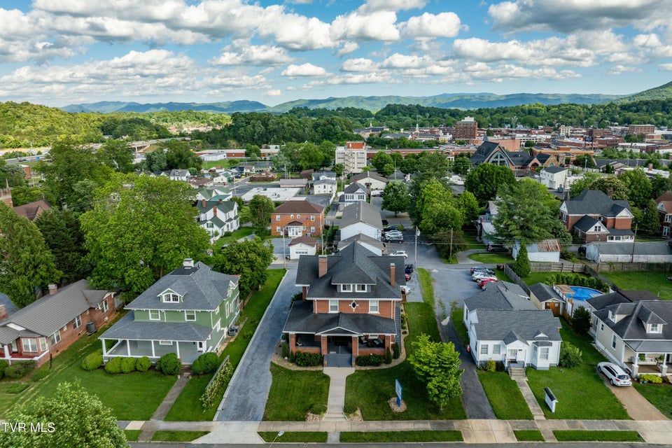Photo #3: 114 Unaka Avenue