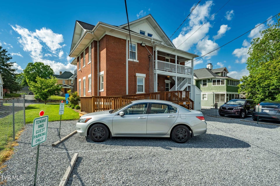 Photo #61: 114 Unaka Avenue