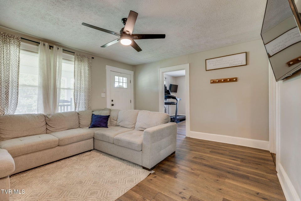 Photo #8: 2046 Carolina Avenue