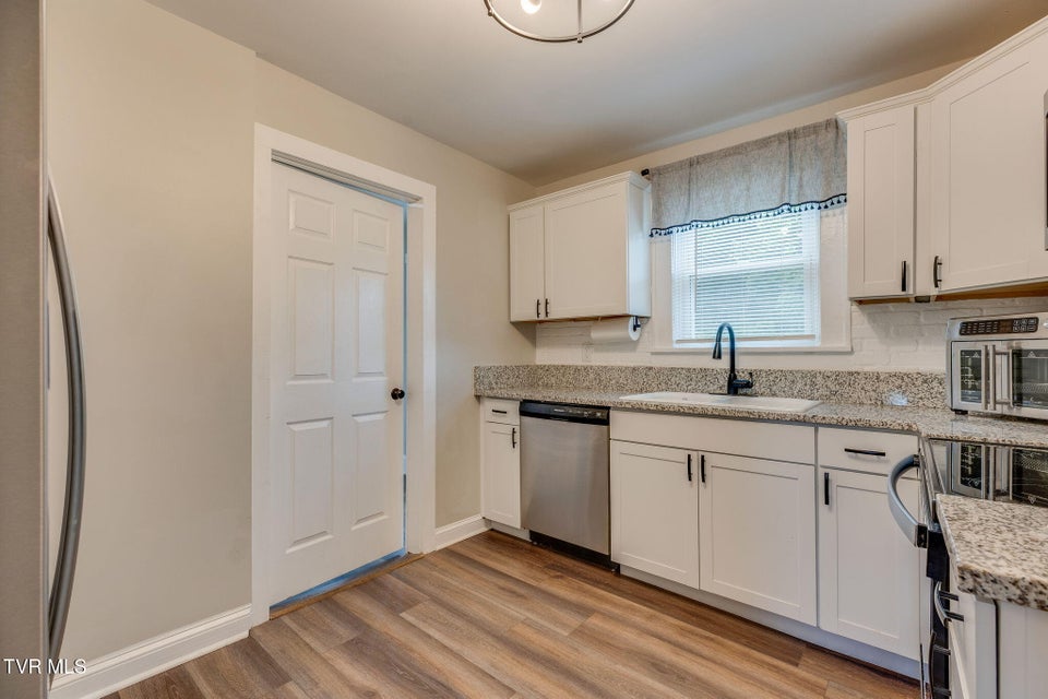 Photo #11: 2046 Carolina Avenue