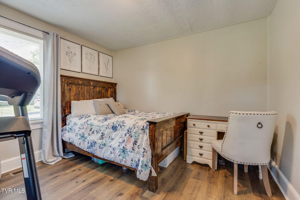 Photo #22: 2046 Carolina Avenue