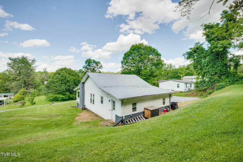Photo #24: 2046 Carolina Avenue