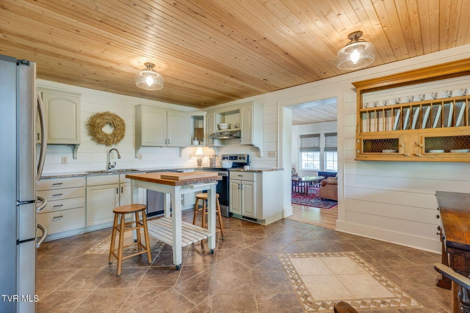 Photo #14: 22113 Driftwood Lane