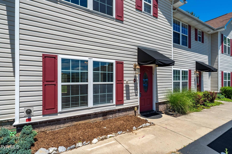 Photo #4: 614 Center Street