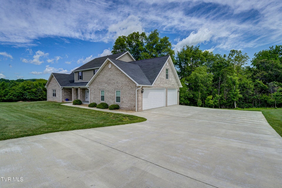 Photo #3: 259 Lake Vista Circle