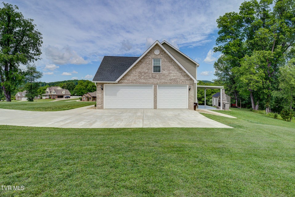 Photo #4: 259 Lake Vista Circle