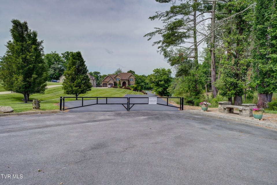 Photo #13: 259 Lake Vista Circle
