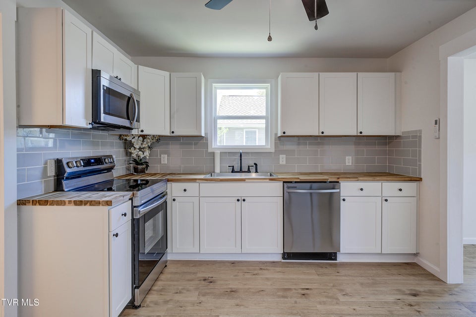 Photo #10: 2116 Steadman Street
