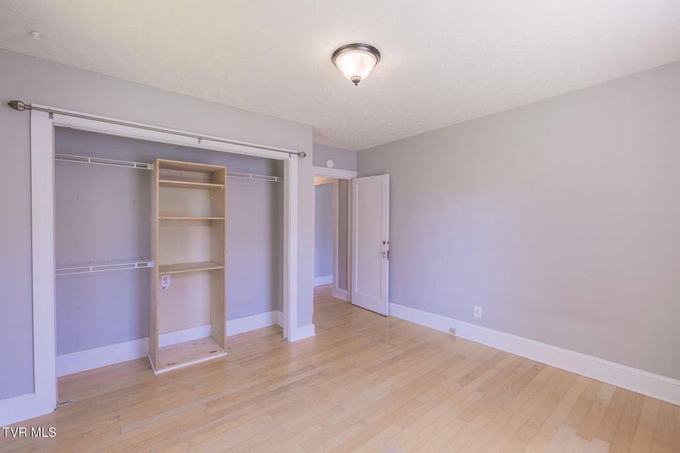 Photo #13: 921 Hillcrest Drive