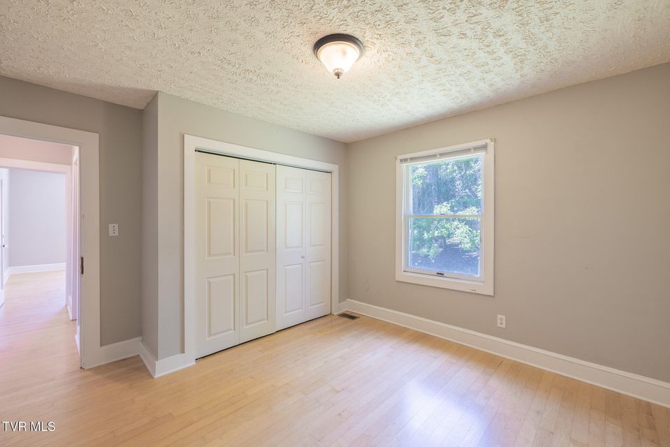 Photo #16: 921 Hillcrest Drive