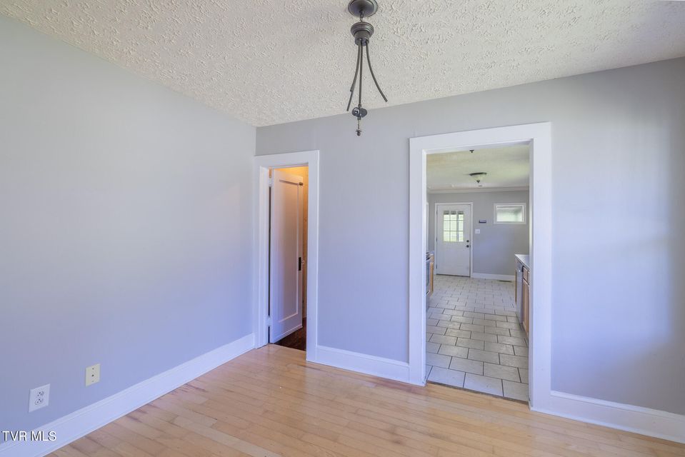 Photo #17: 921 Hillcrest Drive