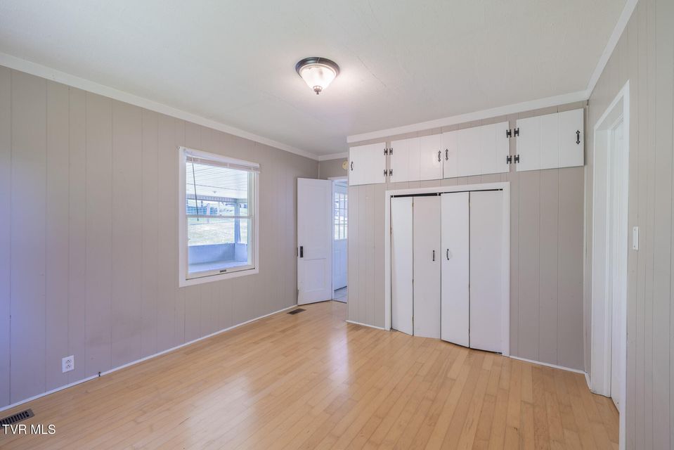 Photo #8: 921 Hillcrest Drive