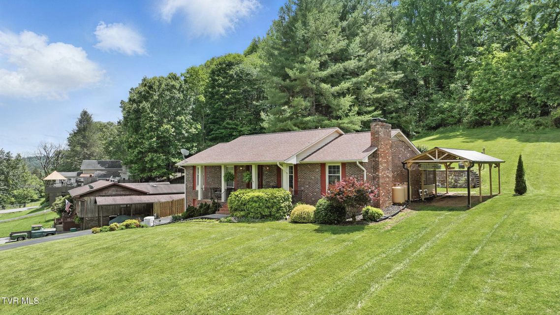 Photo #3: 5009 Surrey Drive