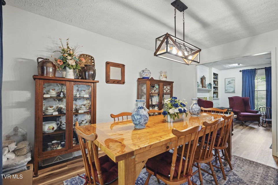 Photo #14: 5009 Surrey Drive