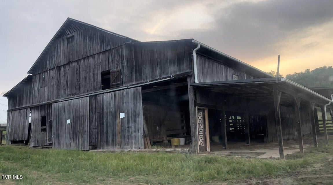 Photo #4: 202 Eidson Lane