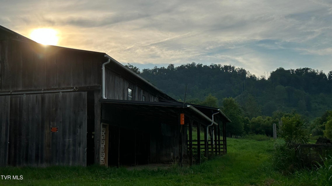 Photo #18: 202 Eidson Lane