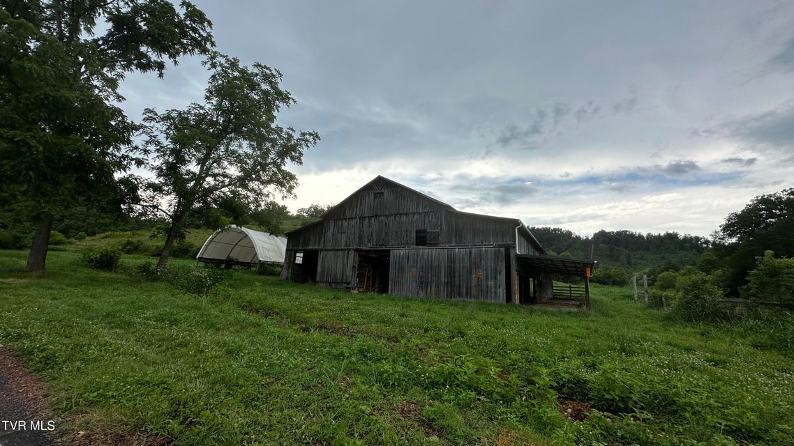 Photo #31: 202 Eidson Lane