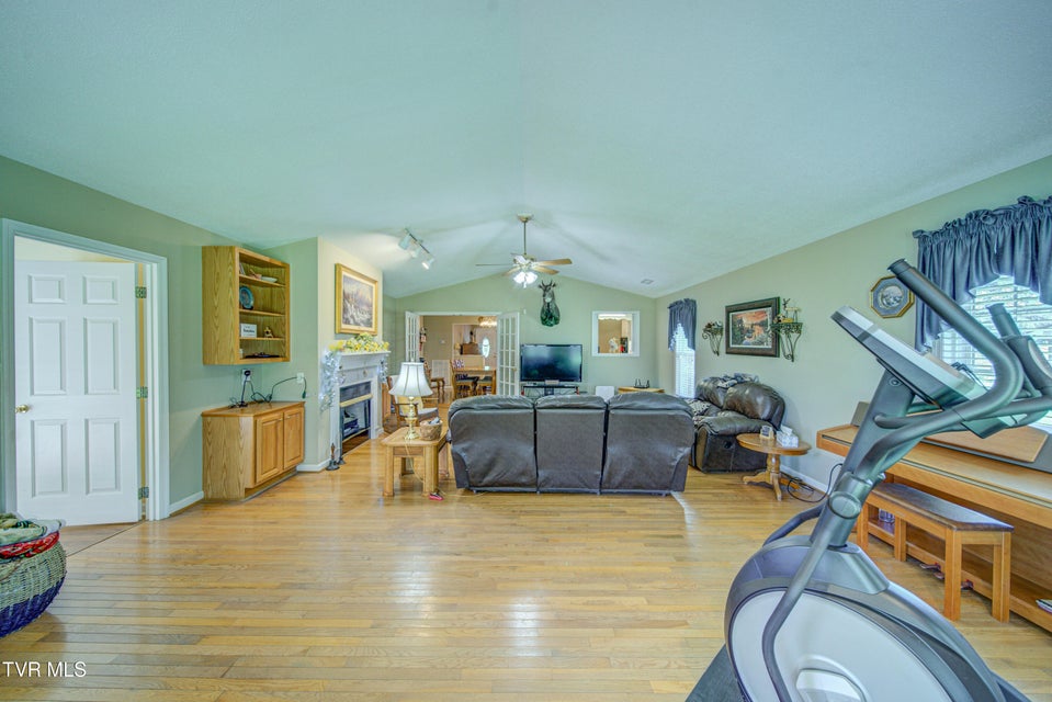 Photo #27: 133 Greenwood Street