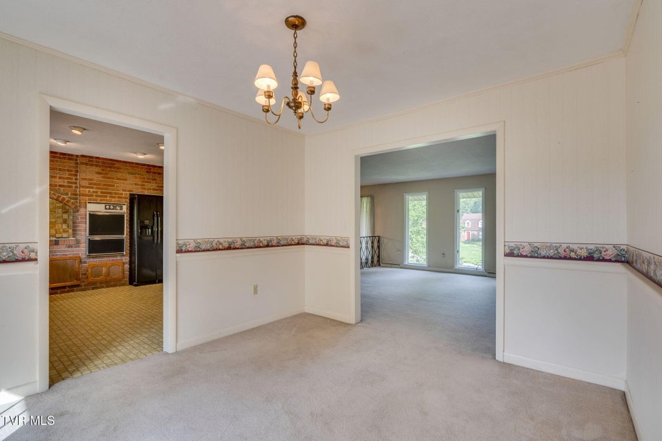 Photo #10: 206 Windmere Place