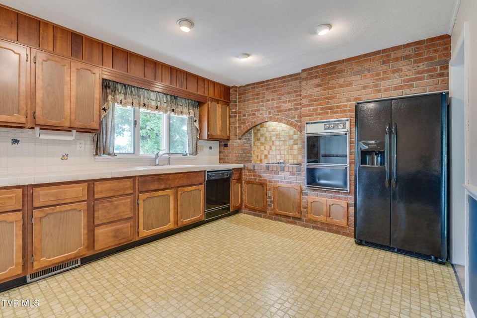 Photo #12: 206 Windmere Place