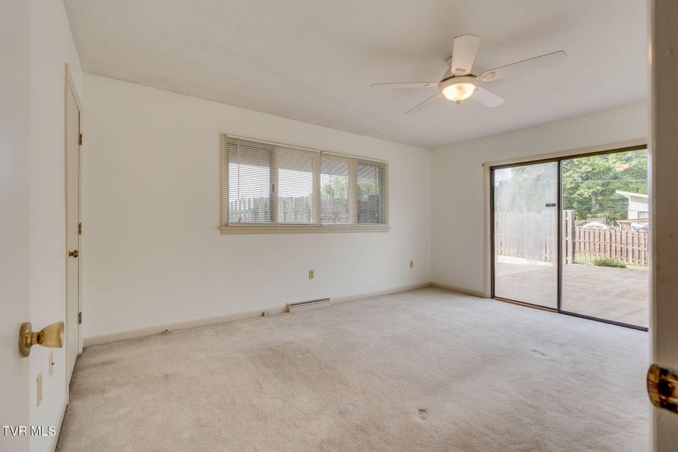Photo #14: 206 Windmere Place