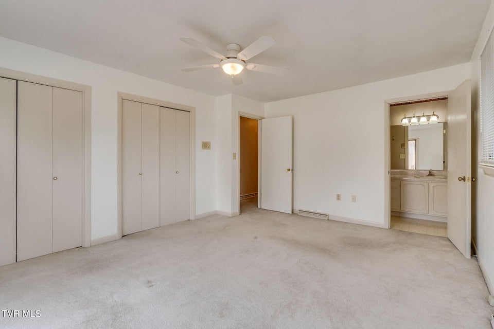 Photo #16: 206 Windmere Place