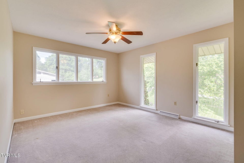 Photo #18: 206 Windmere Place