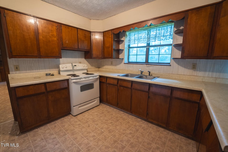 Photo #9: 331 Luther Villa Road