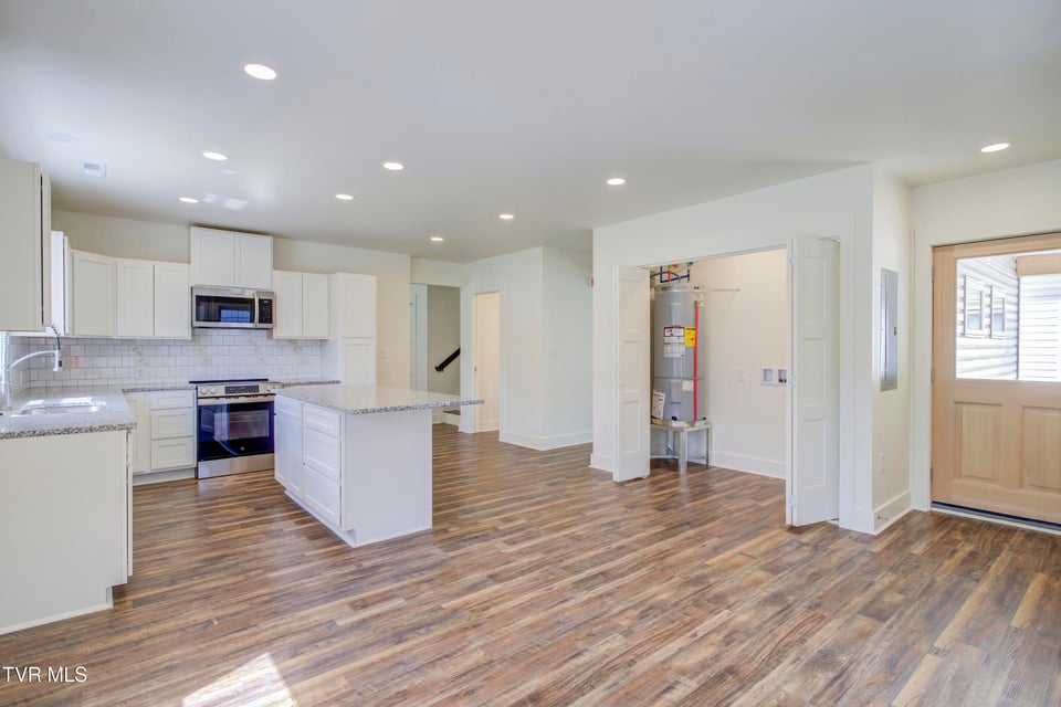 Photo #19: 408 Levelin Street