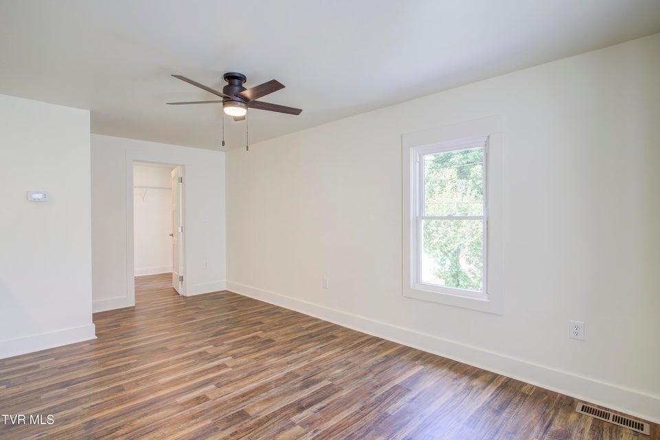Photo #21: 408 Levelin Street
