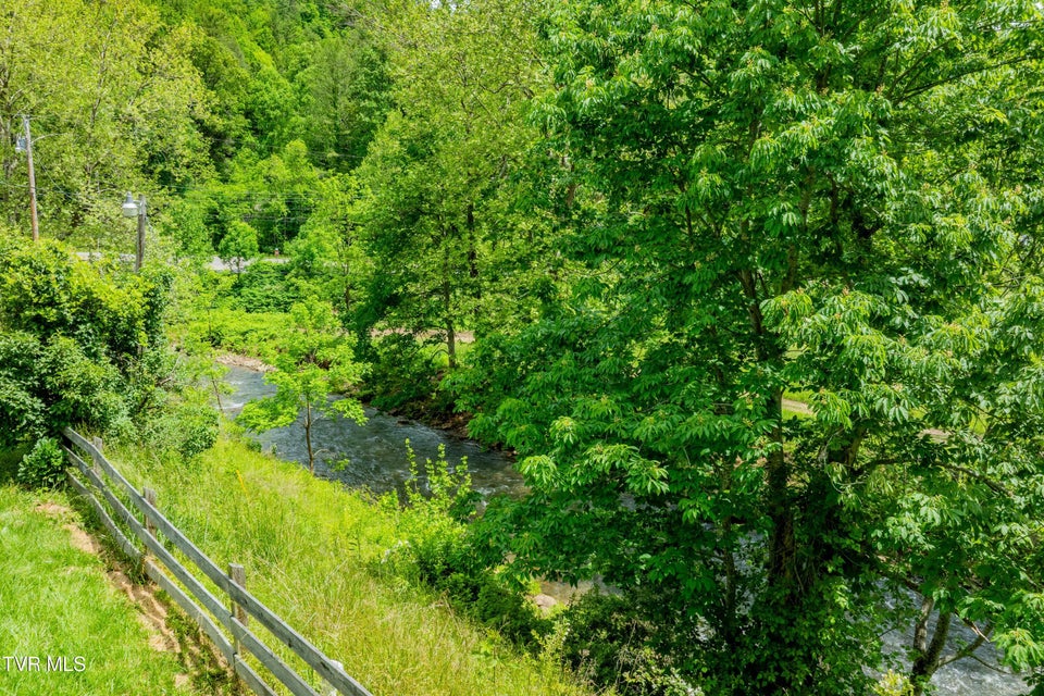Photo #6: 402 Crabtree Road