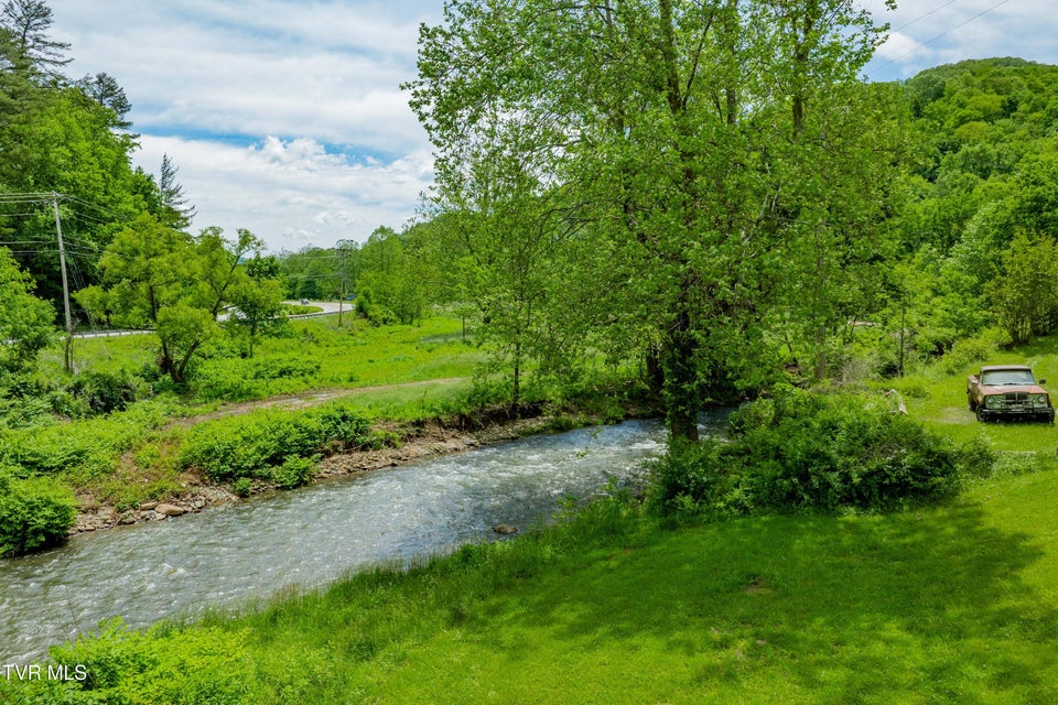 Photo #39: 402 Crabtree Road