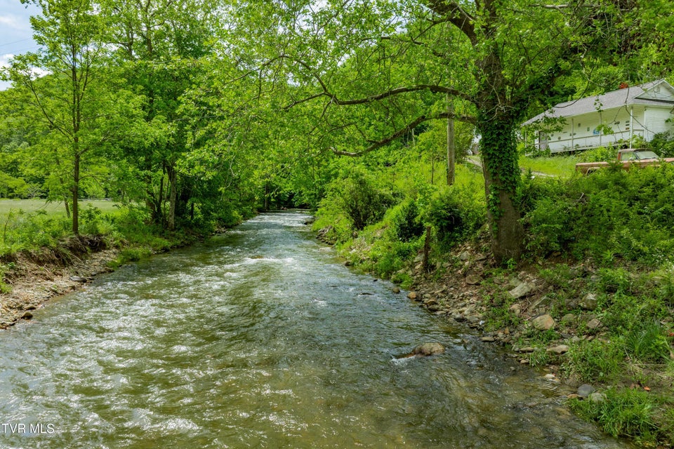 Photo #41: 402 Crabtree Road