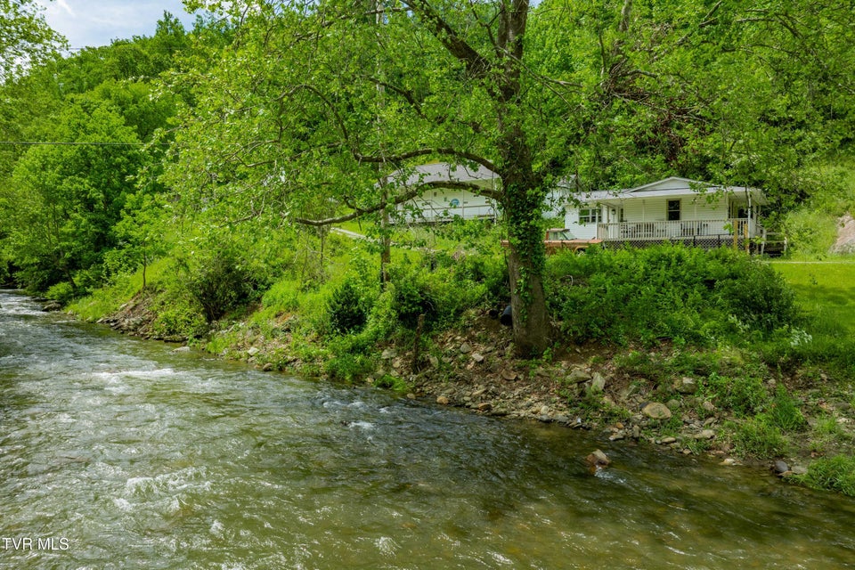 Photo #43: 402 Crabtree Road