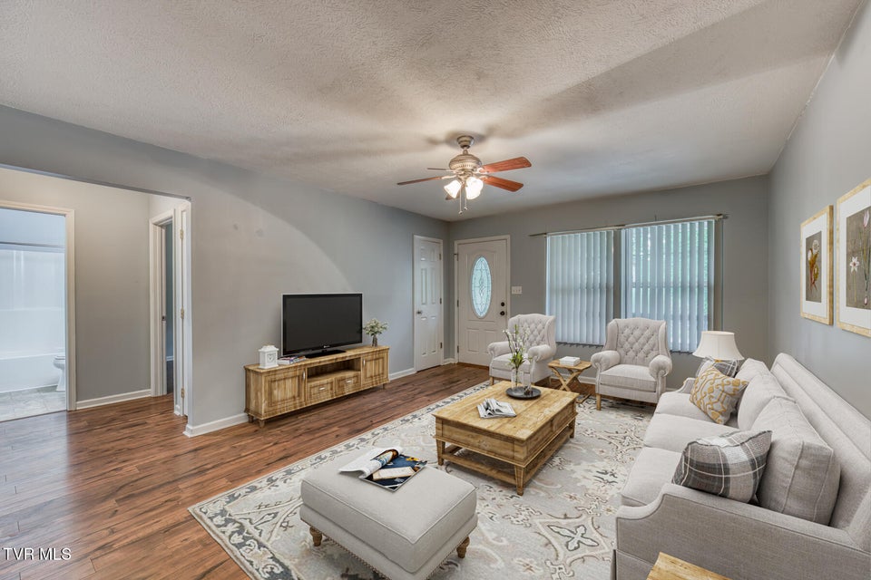 Photo #3: 4320 Comet Lane