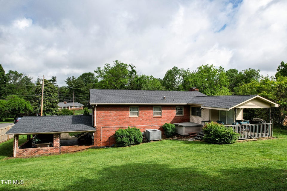 Photo #43: 523 Ravenwood Drive